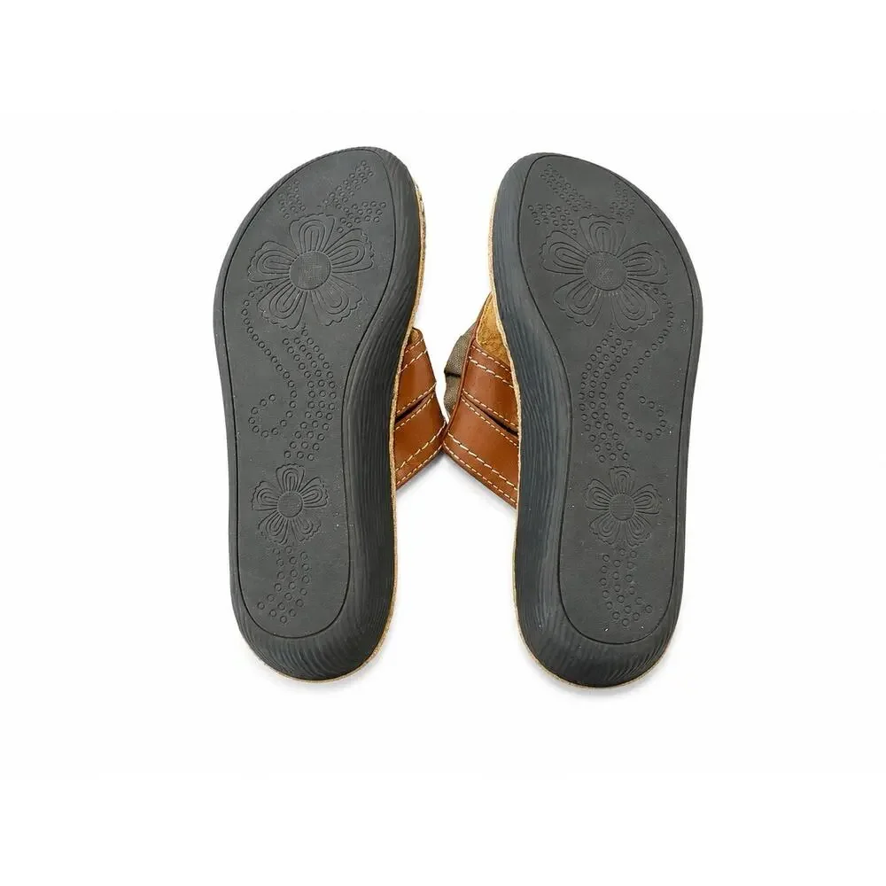 Cliffs by White Mountain Brown Flower Thong Sandals Size 7.5 Comfort Wedge